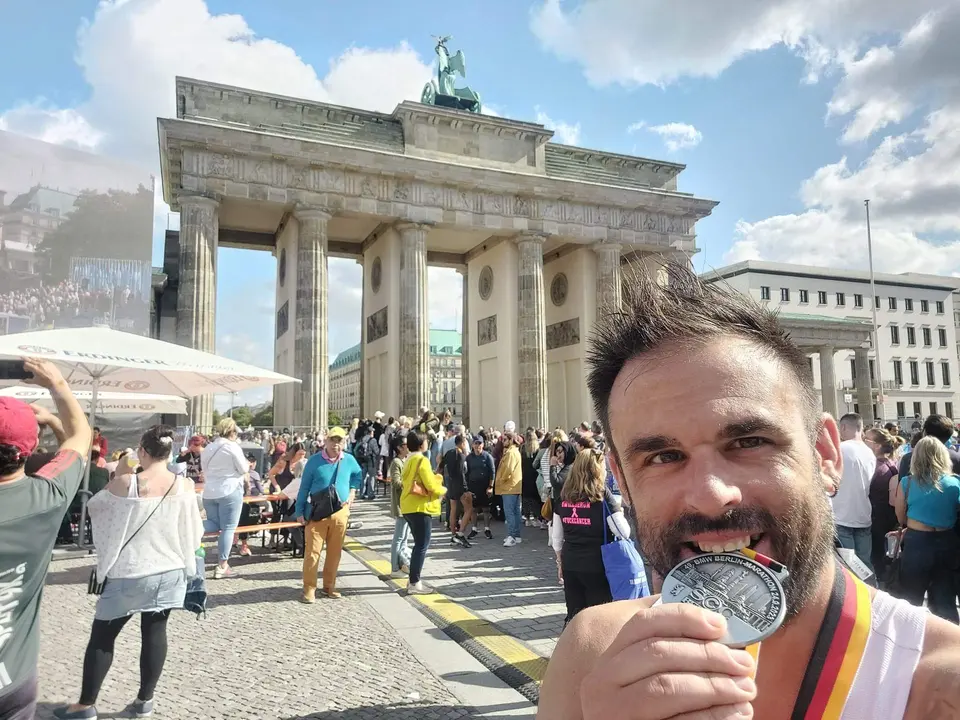El zamorano José Luis Cabello a su llegada a meta en la maratón de Berlín. Fotografía: CEDIDA