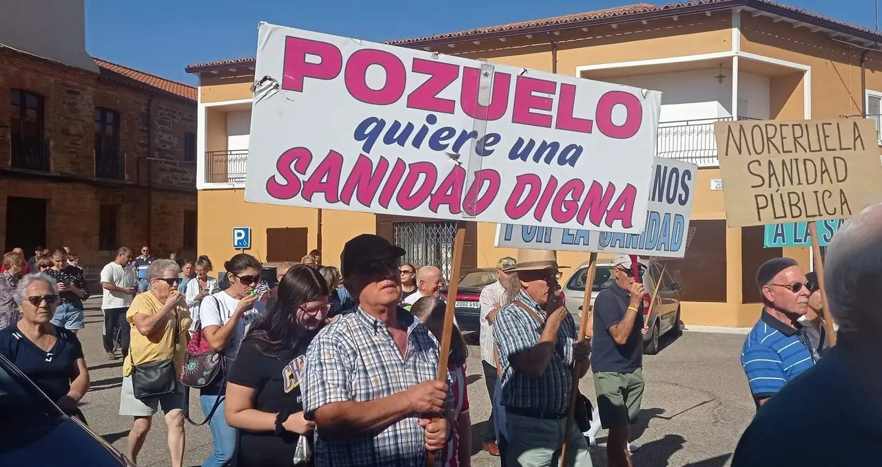 Protesta de la Plataforma por una Sanidad Pública Digna de la Zona Básica de Salud de Tábara. Fotografía: CEDIDA
