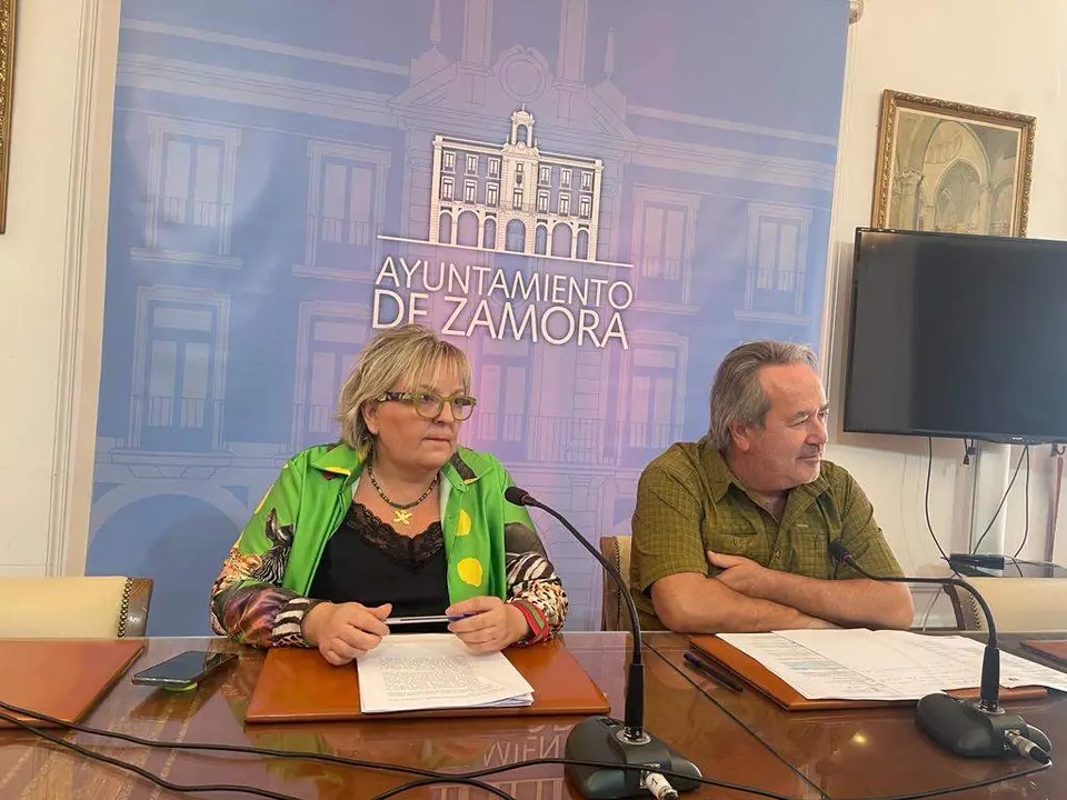 El alcalde de Zamora, Francisco Guarido, y la concejala de Urbanismo, Ana Belén González