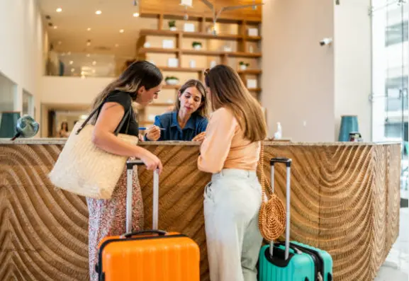 Recepción de un hotel. Fotografía de archvo