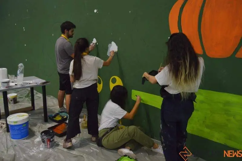 Estudiantes de la Facultad de Bellas Artes de Salamanca decoran Ecocultura (2)