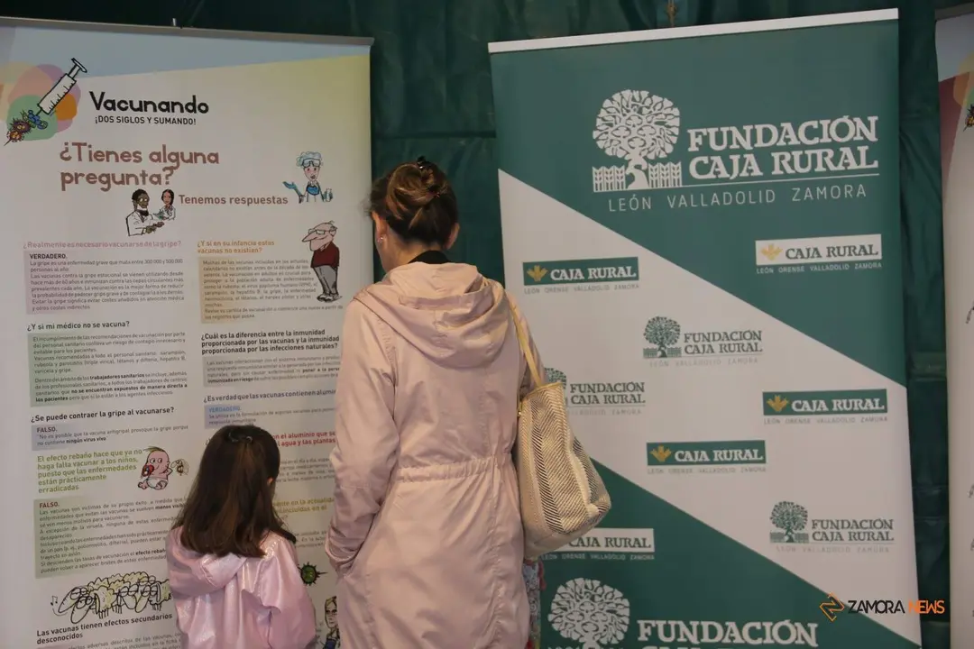 Inauguración de la exposición itinerante Vacunando