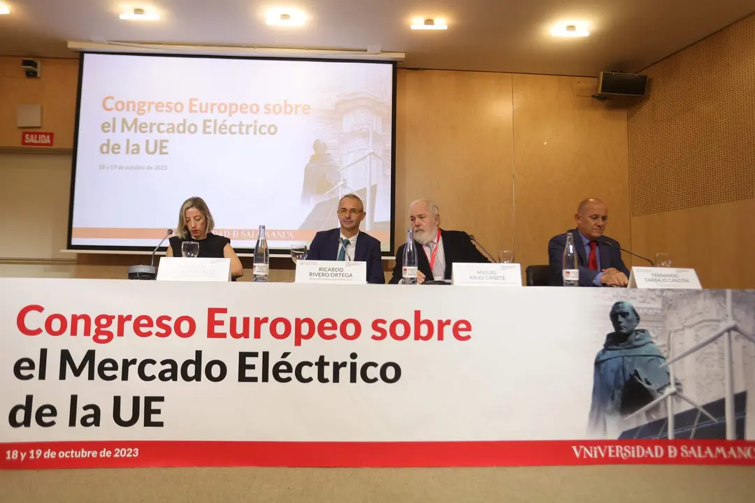 2023-10-18.- Ares, Rivero, Arias Cañete y Carbajo -Congreso eléctrico USAL