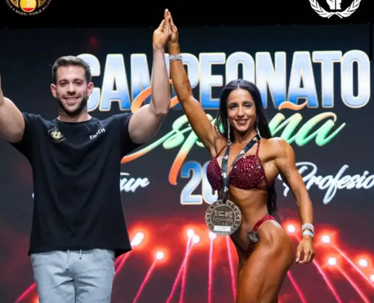 Laura se convierte en campeona de España de culturismo natural