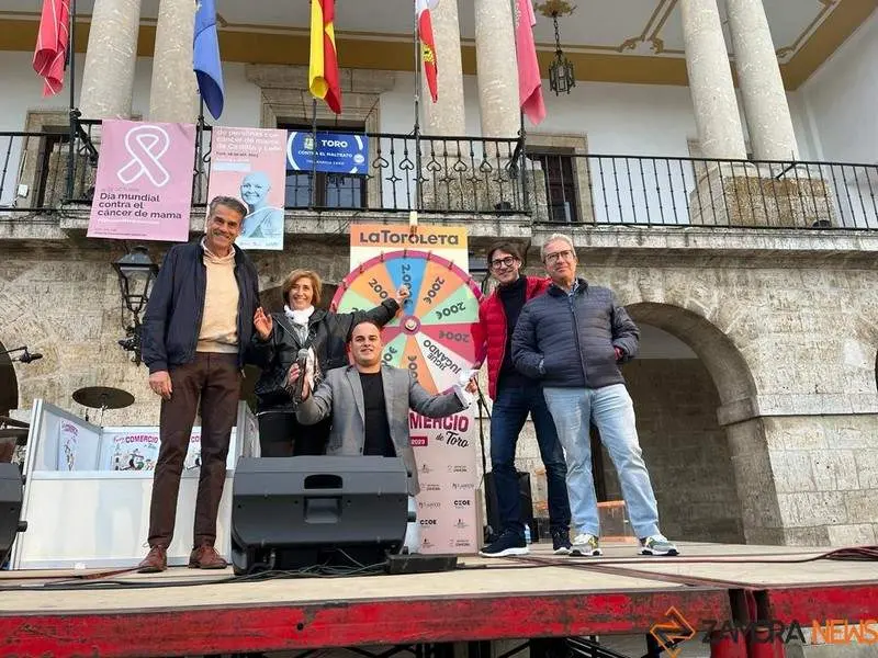Alfonsa Gallego ganadora de los 2000€ del la “Fiesta del Comercio de Toro”