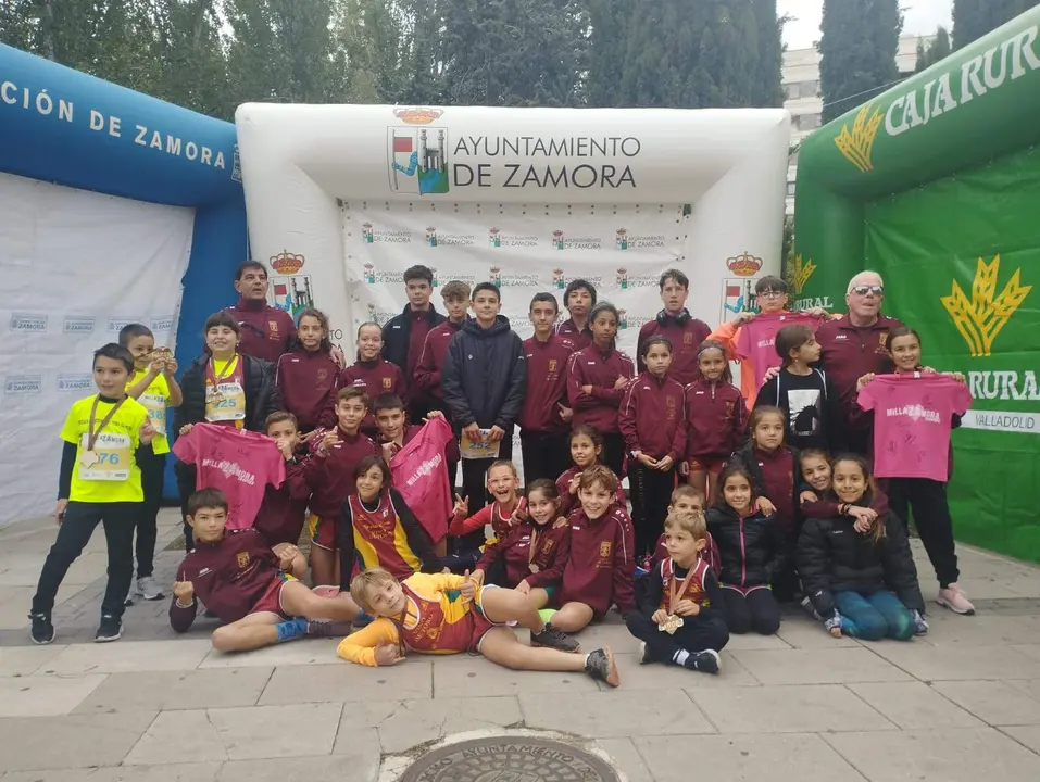 Parte de la expedicion del vino toro caja rural en la milla de zamora