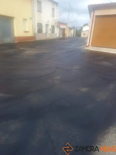Obras de pavimentacion en Santibañez de Tera