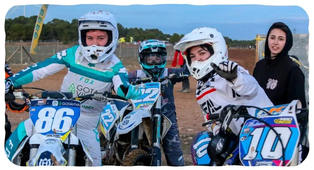 Ainhoa Maibeche y Lola De La Fuente Campeona y Subcampeona de Castilla y León de MX Femenino