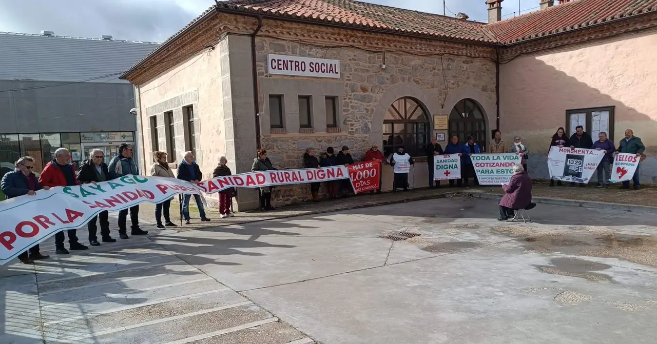 Concentración número 112 de la Plataforma en Defensa de la Sanidad Pública de Sayago. Fotografía: CEDIDA