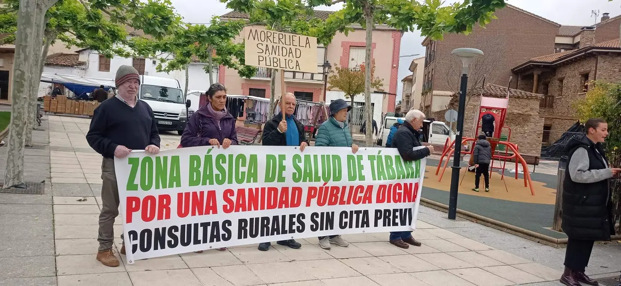 Protesta de la Plataforma por una Sanidad Pública Digna de la Zona Básica de Salud de Tábara