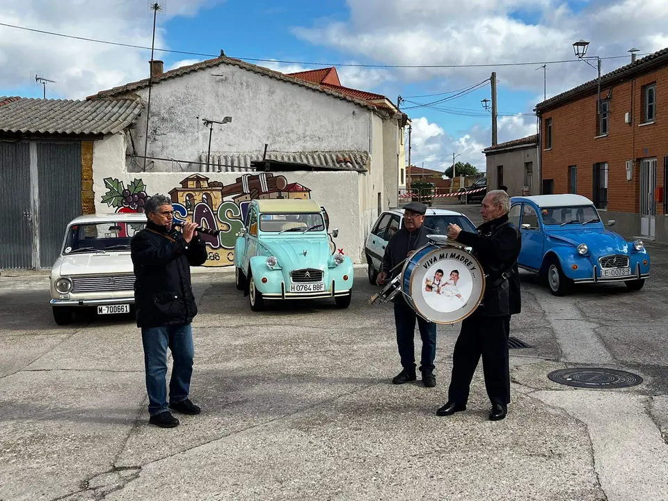 I Concentración de coches y motos históricas de Casaseca de las Chanas. Fotografía: CEDIDA