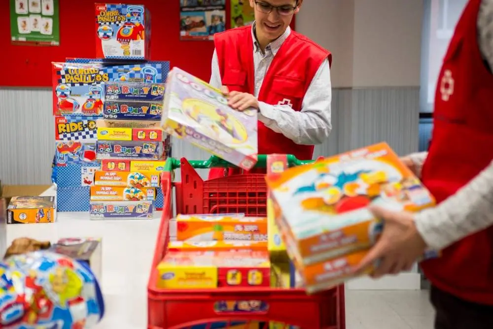 cruz roja, campaña regalos