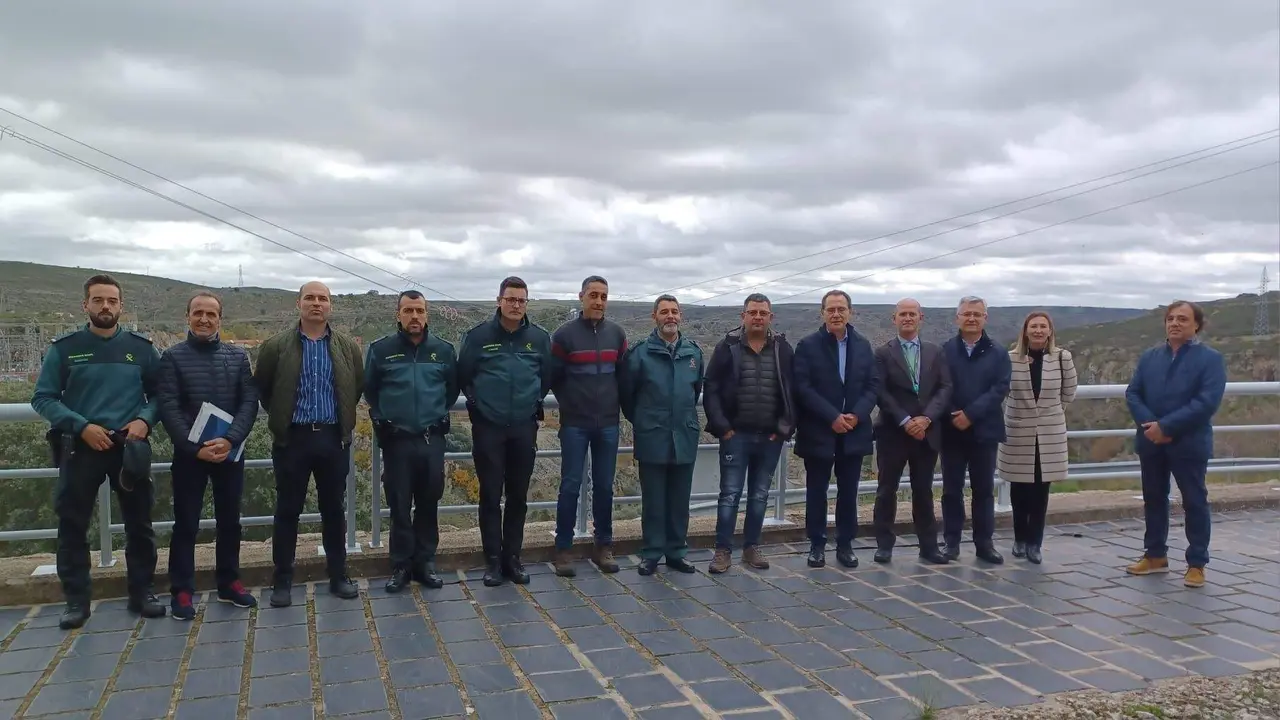 El subdelegado del Gobierno en Zamora, Ángel Blanco, en la reunión anual del Comité de Implantación de los Planes de
las presas de Ricobayo, Castro y Villalcampo