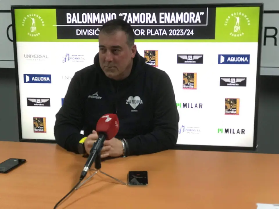 Fran González en rueda de prensa analizando el duelo ante Ciudad Real