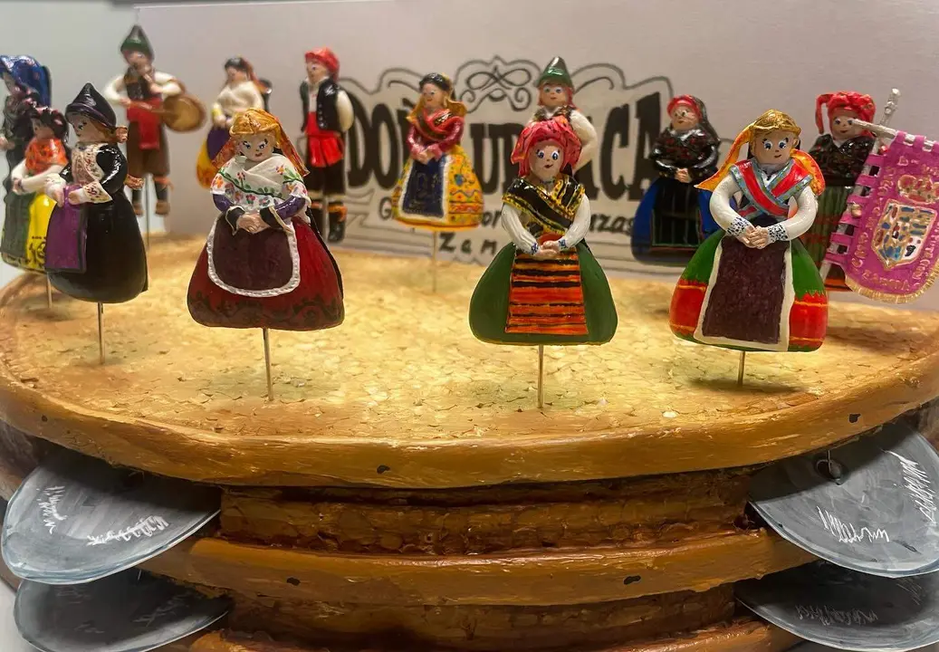 Tarta nupcial grupo coros y danzas Doña Urraca