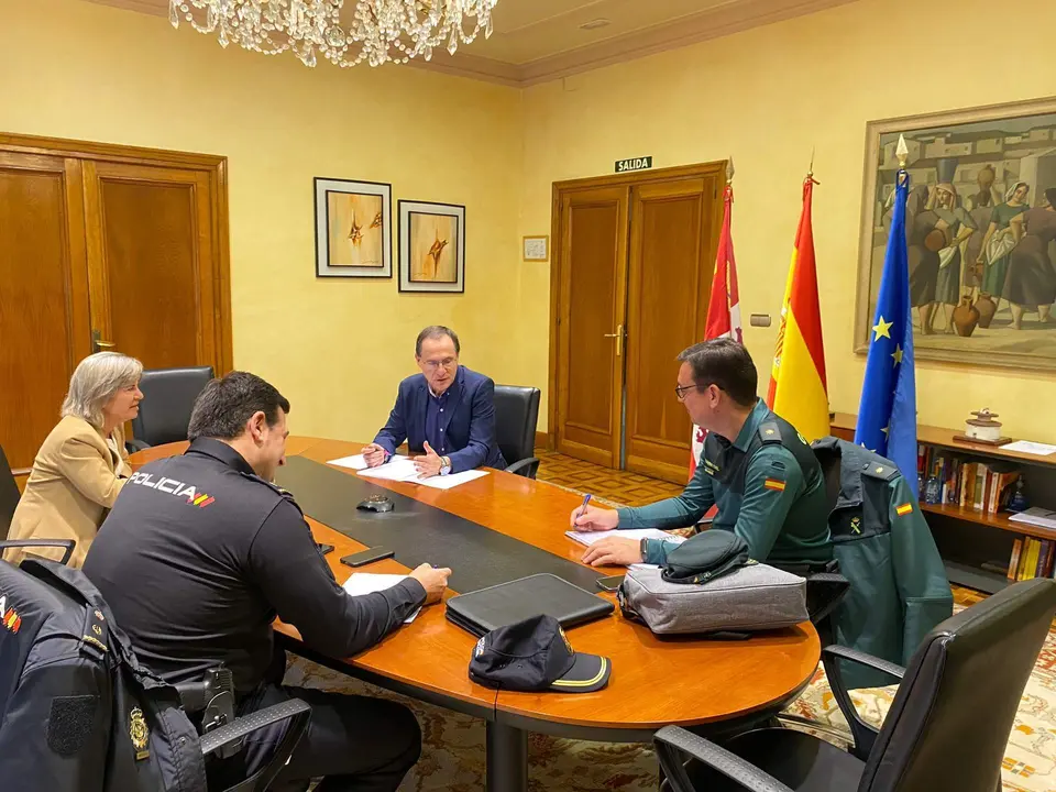 Reunión de coordinación semanal de seguridad con las FCSE