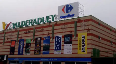 Carrefour en el Centro Comercial Valderaduey