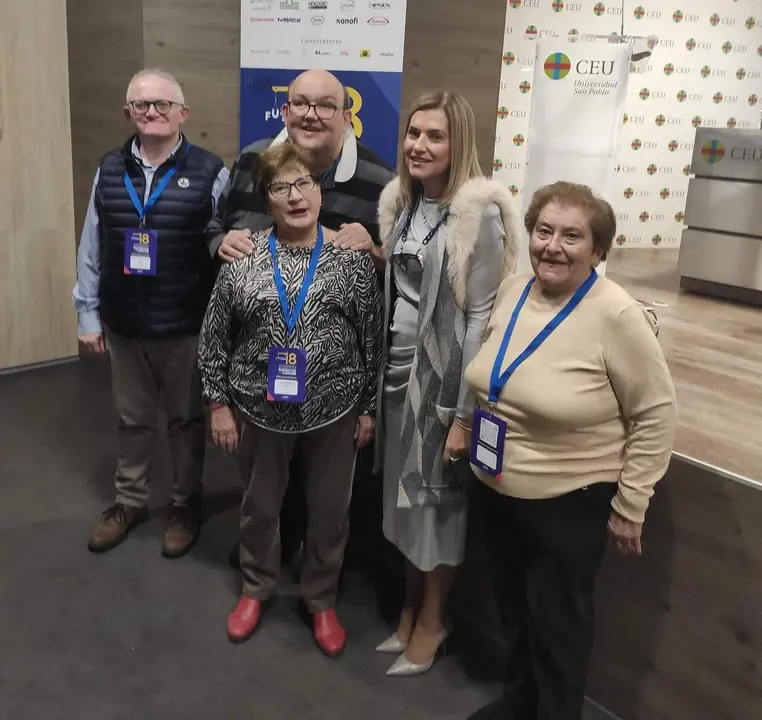 La asociación Unidos contra el Cáncer con la hematóloga María Victoria Matilla en el 18 Congreso Iberoamericano de Pacientes con Cáncer