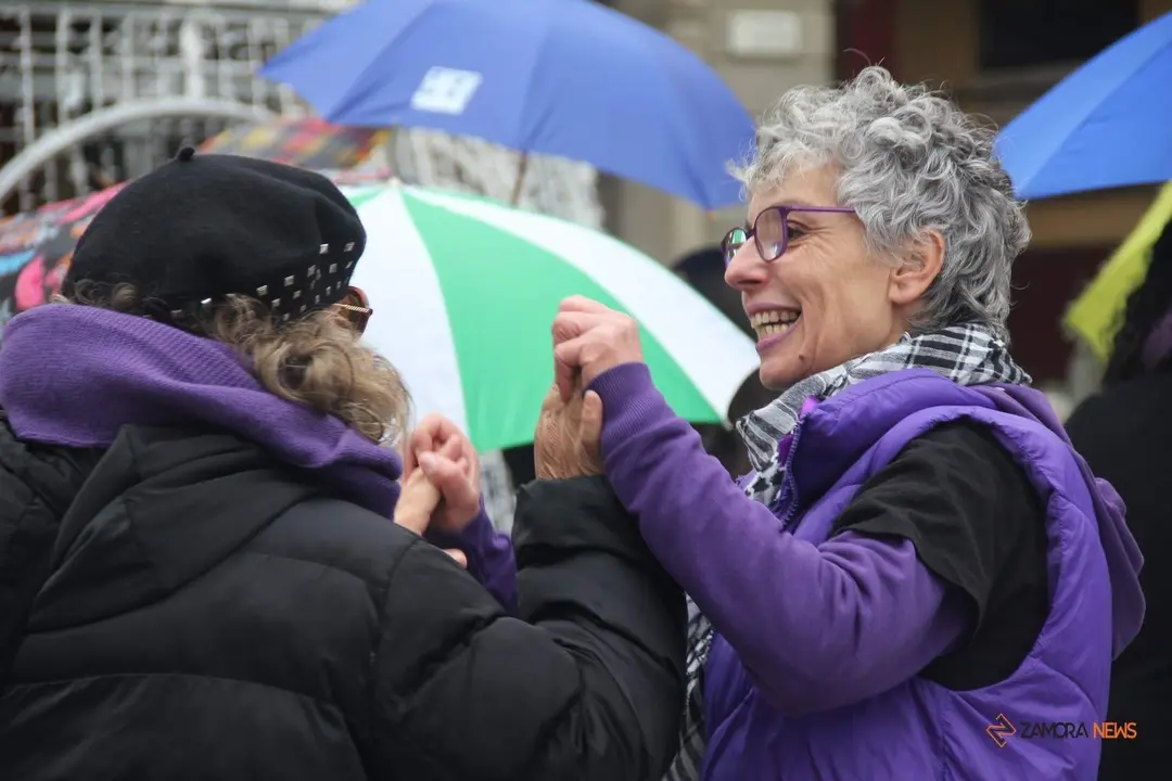 Acto de homenaje a las víctimas de la Coordinadora Feminista de Zamora por el 25N_25