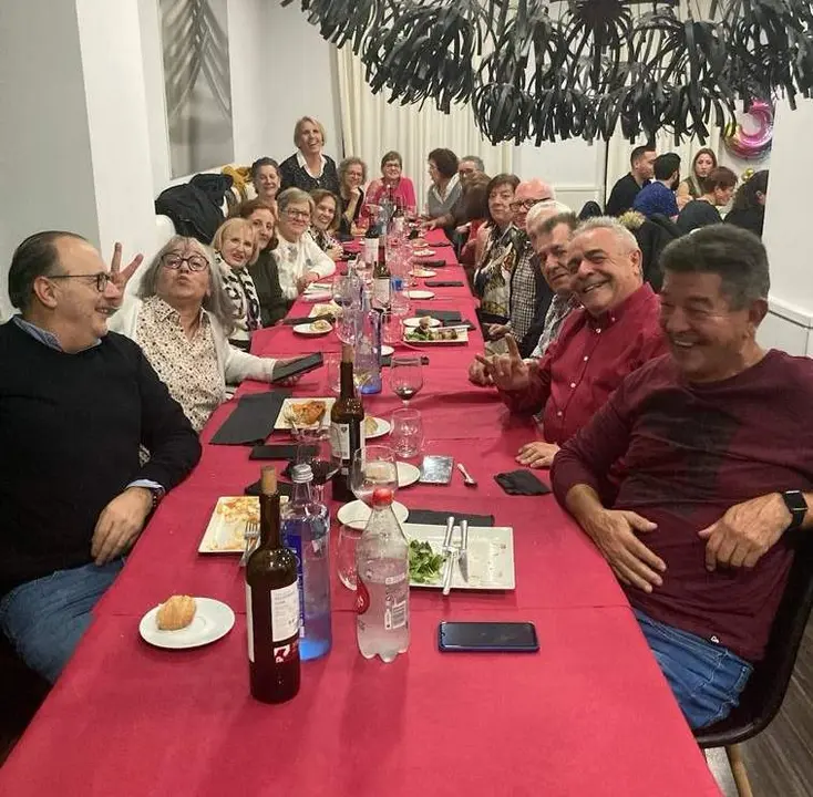 Cena de extrabajadores de Sándalo. Fotografía: CEDIDA