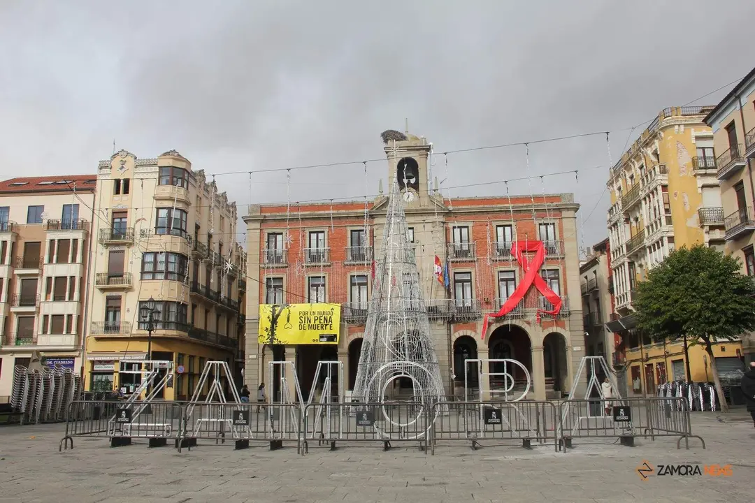 Plaza Mayor de Zamora con la nueva iluminación de Navidad
