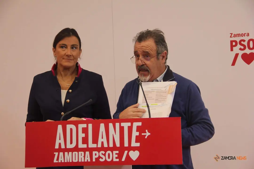 El  Procurador del PSOE de Zamora, José Ignacio Martín Benito, y la La secretaría de Organización del PSOECyL, Ana Sánchez 