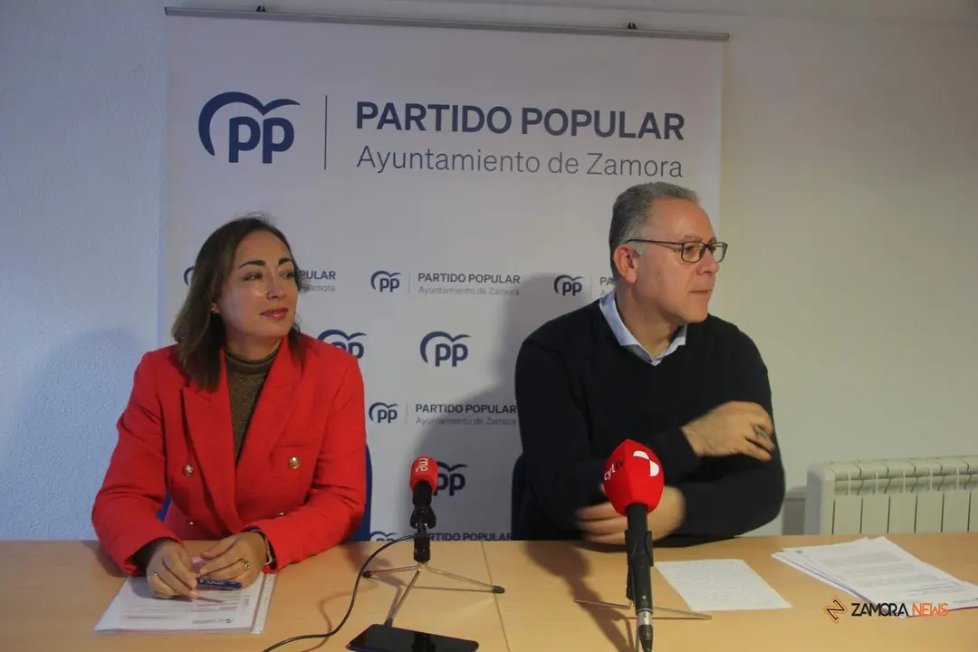 Los concejales del grupo municipal del Partido Popular en el Ayuntamiento de Zamora, Jesús María Prada y María Teresa Gago
