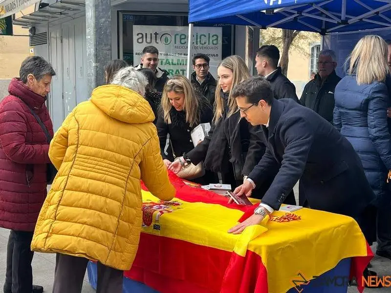 Nuevas generaciones del PP celebra el día de la Constitución en Zamora _13