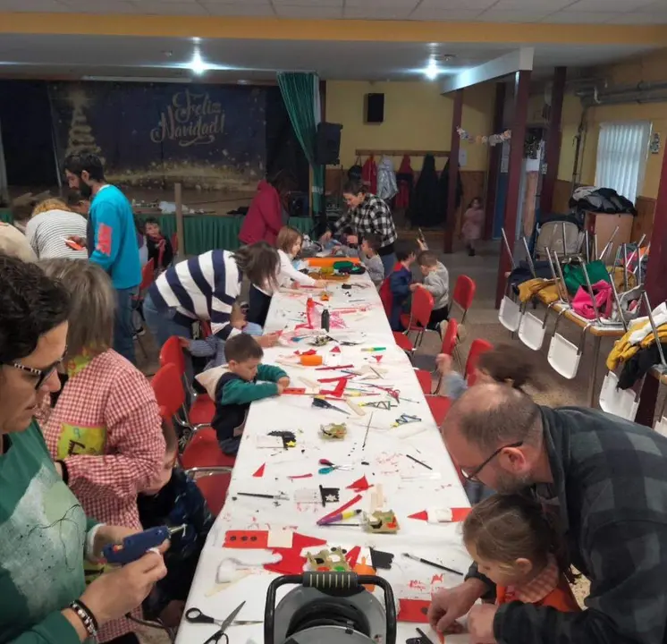 taller de navidad en el CEIP El Tera