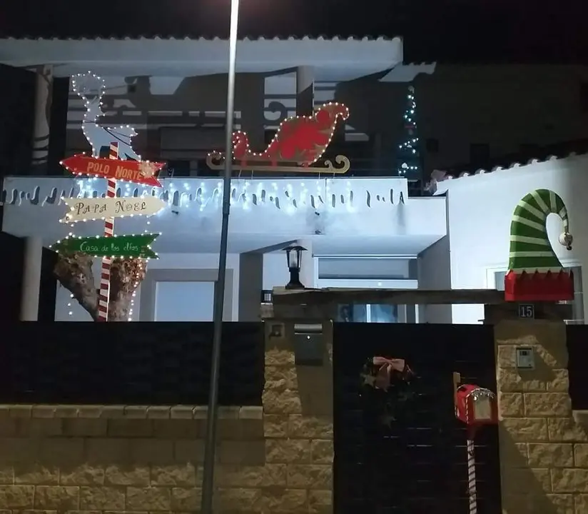 Fachada navideña en Moraleja del Vino