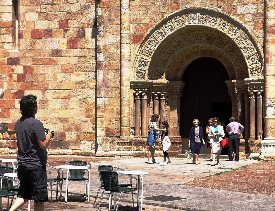 Turistas en la Plaza Mayor de Zamora