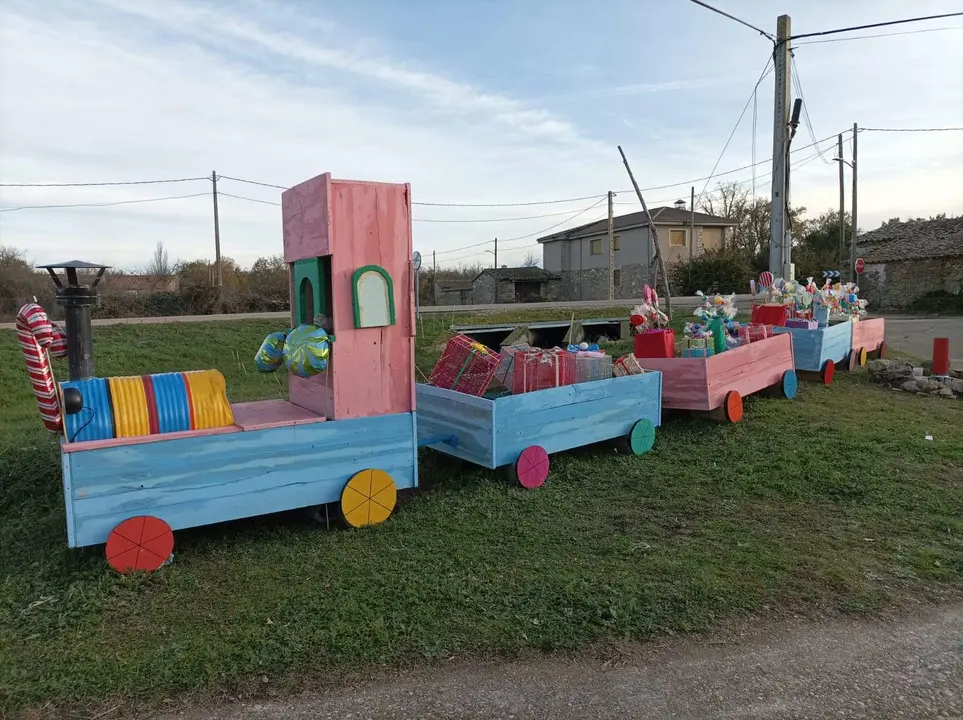 Tren de Navidad reciclado en Figueruela de Sayago. Fotografía: CEDIDA
