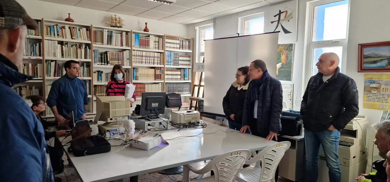El Subdelegado del Gobierno en Zamora visita la localidad de Santa Eulalia de Tábara y asiste a la sesión formativa e informativa de la AGE