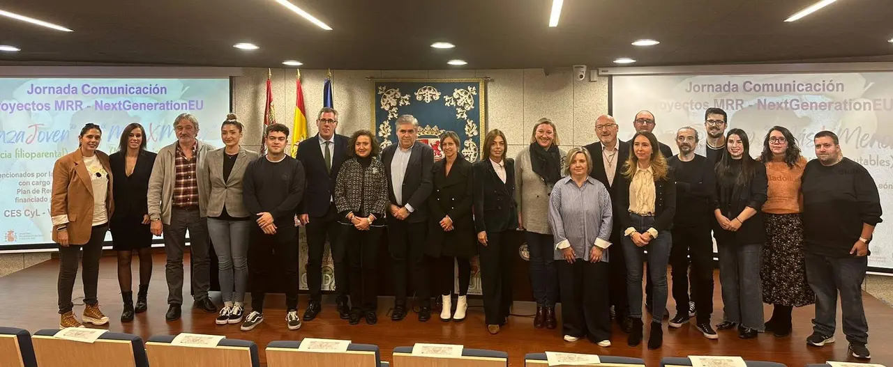 Consejera con Equipo de USAL y Menesianos