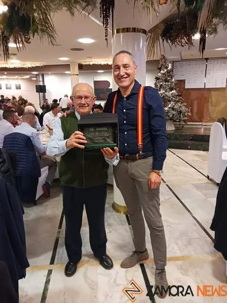 El PP homenajea a José Furones, alcalde de Brime de Urz 
