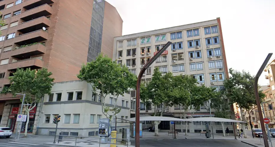 Edificio de los sindicatos situado en la Plaza de Alemania