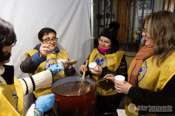 Chocolatada de la Asociación de Alzheimer de Benavente y Comarca. Fotografía: Interbenavente.es