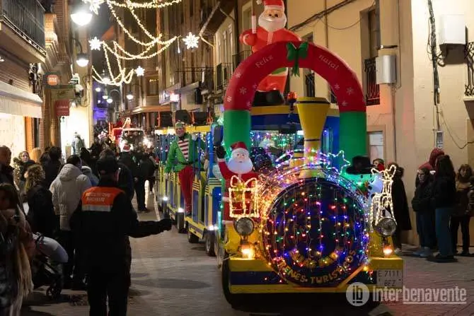 Desfile de Papá Noel en Benavente. Fotografía: Interbenavente.es