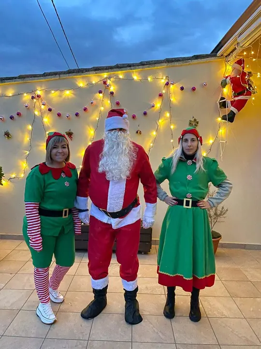 Papá Noel y sus elfas de Aguilar de Tera