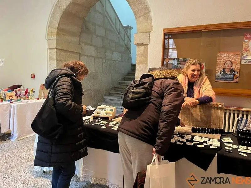 Mercado Solidario a favor de la Bolsa de Caridad de la Cofradía de la Virgen de la Concha (4)