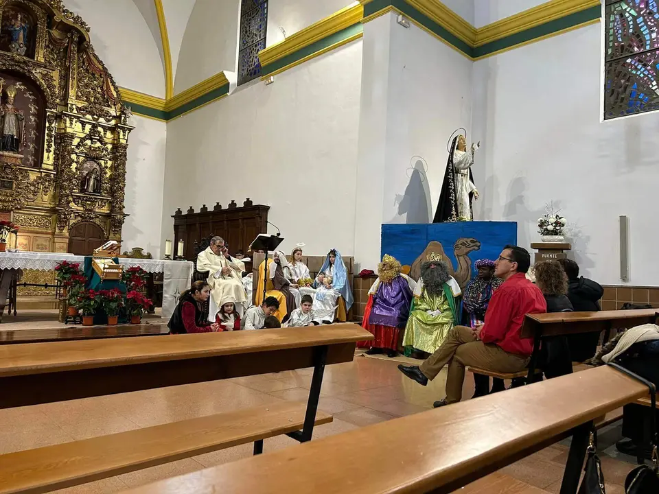 Celebración de los en los oficios de la tradicional Misa del Gallo en la parroquia de San Lázaro. Fotografía: Tercera Caída