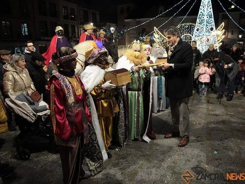 Los Reyes Magos visitan Toro (2)