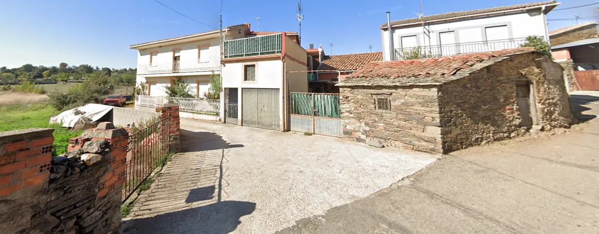 Una calle de Domez