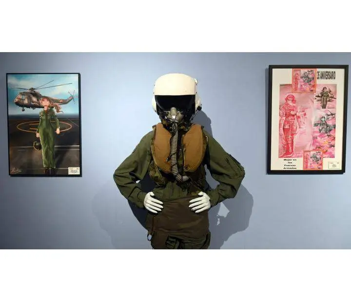 exposición, mujeres de uniforme, 35 años al servicio de España