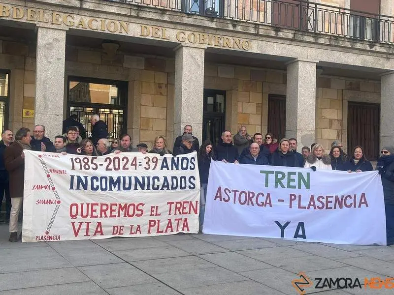 Concentración en Zamora por la reapertura del tren Ruta de la Plata