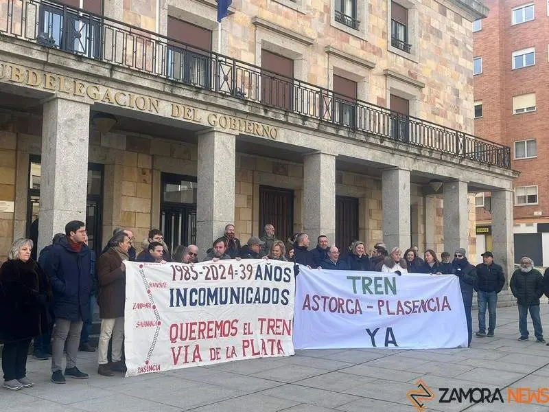 Concentración en Zamora por la reapertura del tren Ruta de la Plata_2