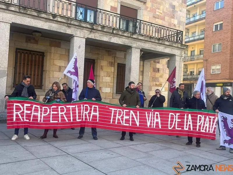 Concentración en Zamora por la reapertura del tren Ruta de la Plata_6