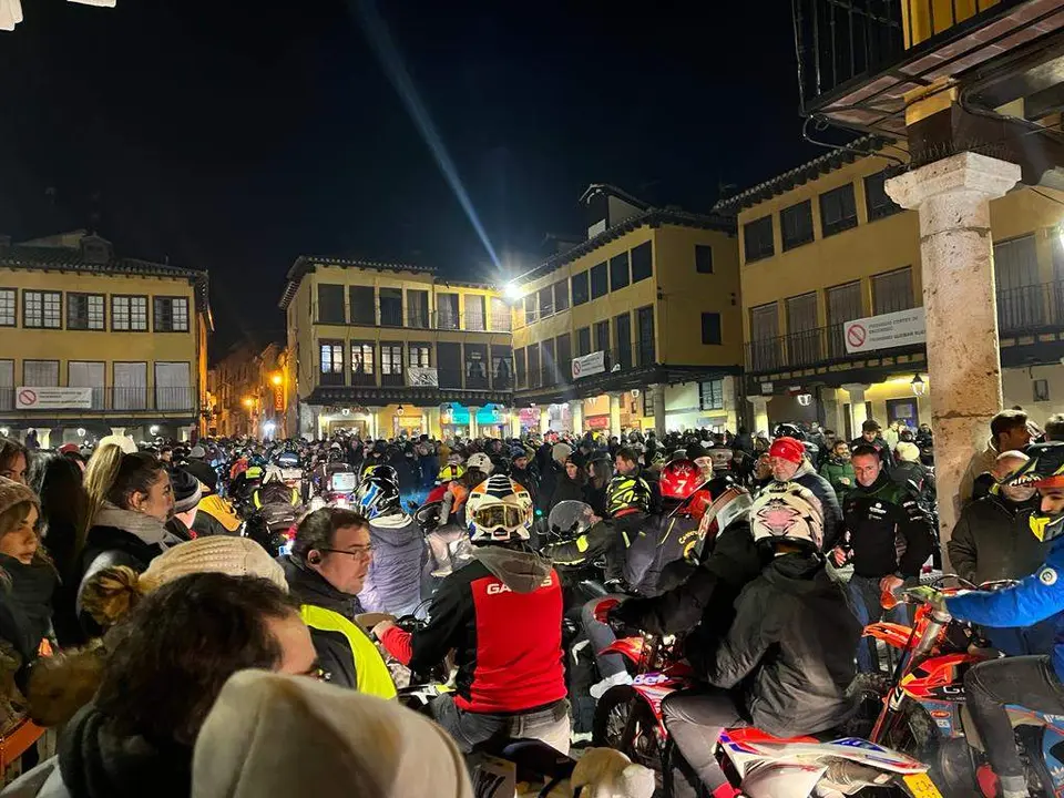 desfile de antorchas. Motauros