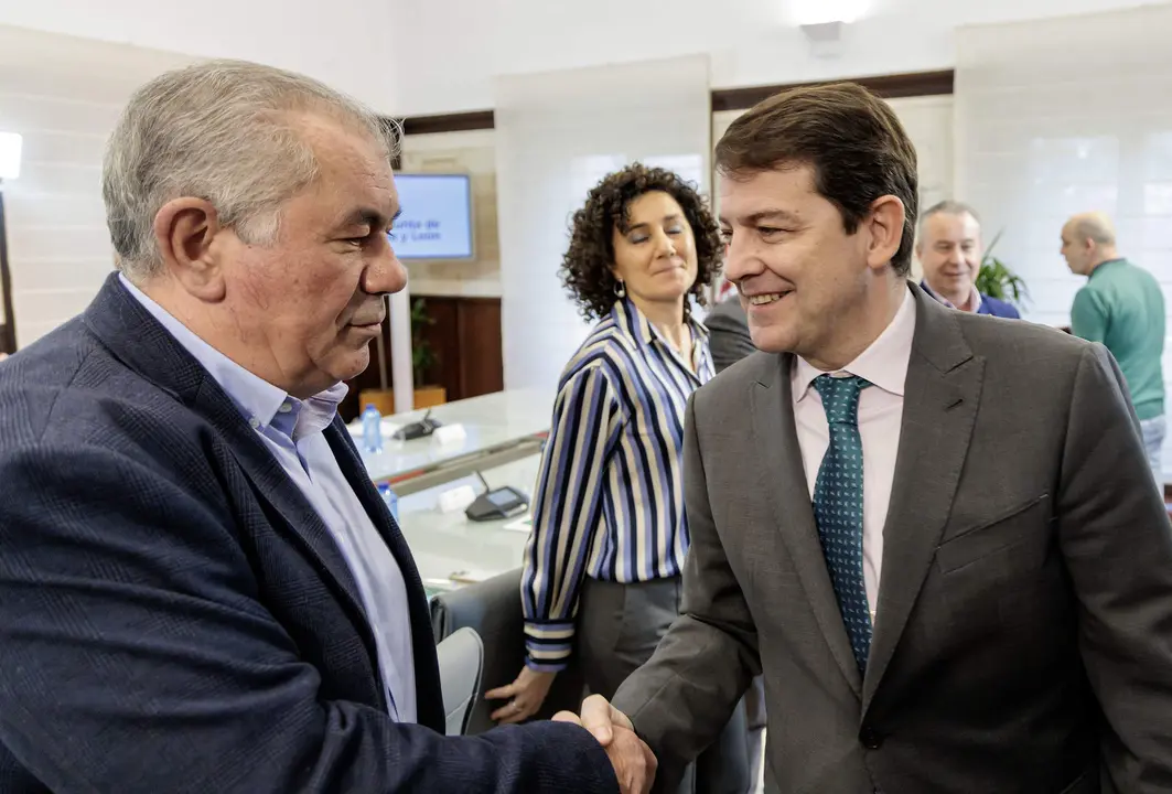 Mañueco ratifica el compromiso de la Junta con el sector agrario
