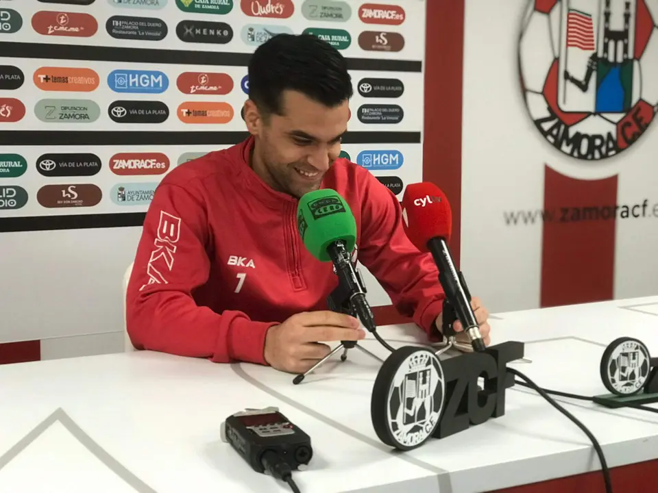 Dani Hernández atendía a los medios